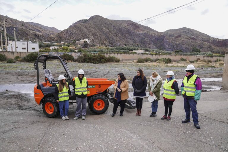 La Diputación de Almería apuesta por los dumpers en los cursos del PFEA